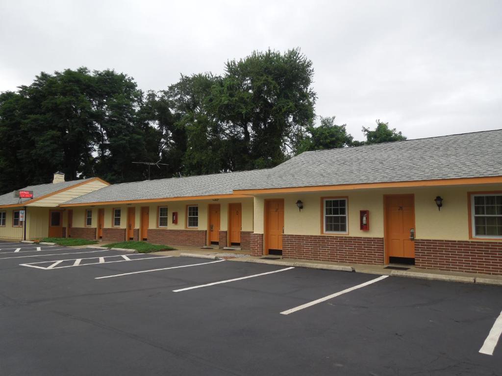 Sentinel Motel West Chester Eksteriør billede