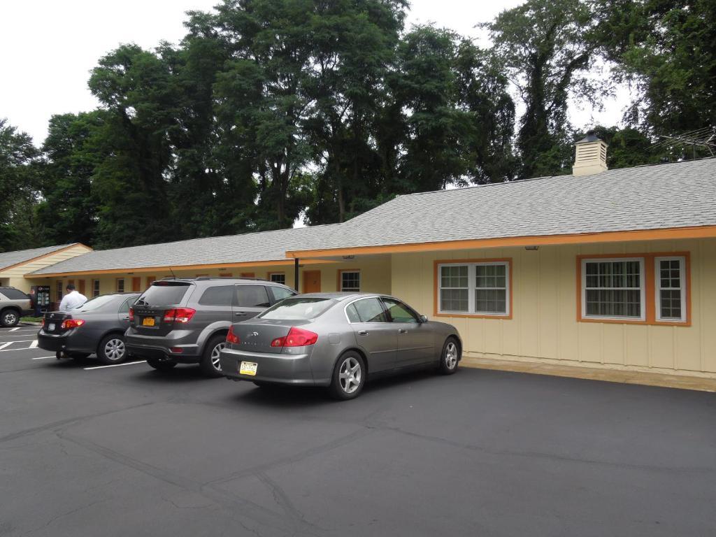 Sentinel Motel West Chester Eksteriør billede